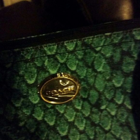 CoachHandbag Authentic - Picture 2 of 4
