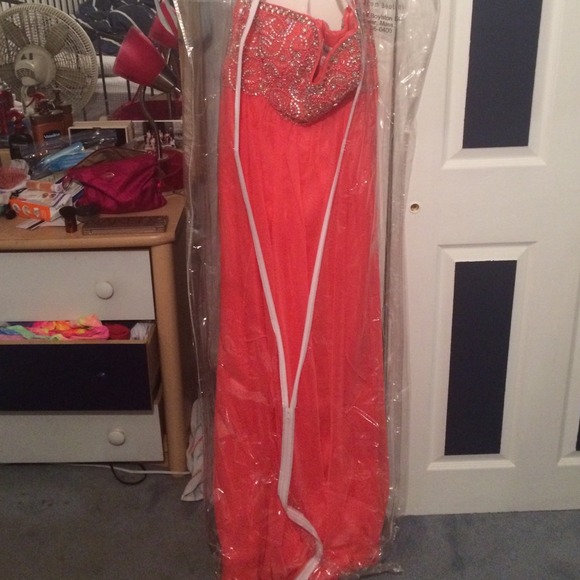 Prom gown, sweetheart neckline, embroidered, coral - Picture 2 of 4