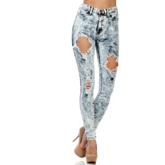 Distressed Stone-washed Jeans