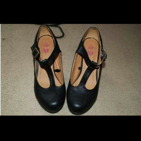 Torrid black t-strap wedges