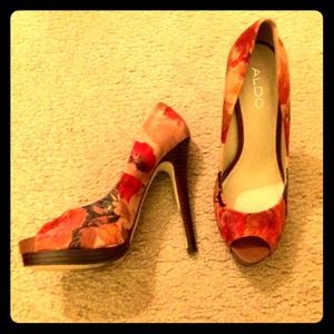 ALDO peep toe pumps