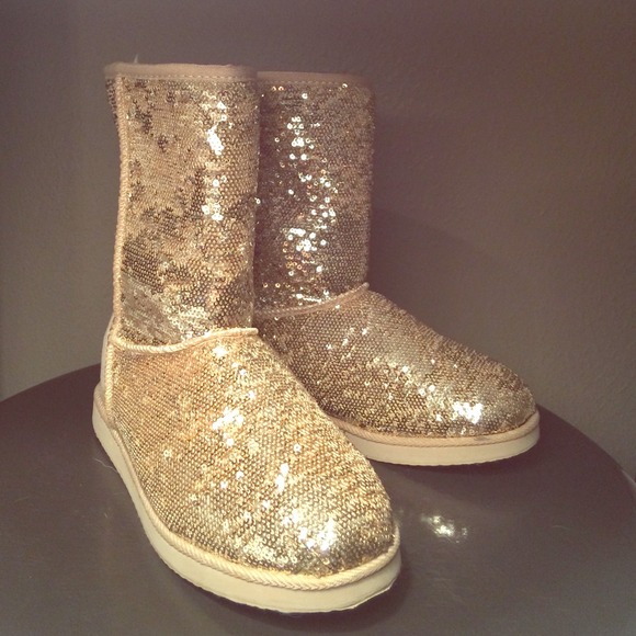 💕ON HOLD💕 Gold Sequined Ugg style boots