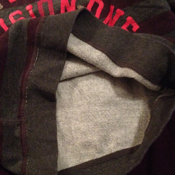 XXBundledXX New AE Distressed Striped Sweater - Picture 3 of 3