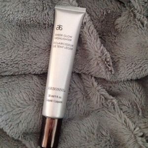 Arbonne sheer glow highlighter