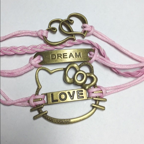 Jewelry - Pink hello Kitty love dream double hearts bracelet