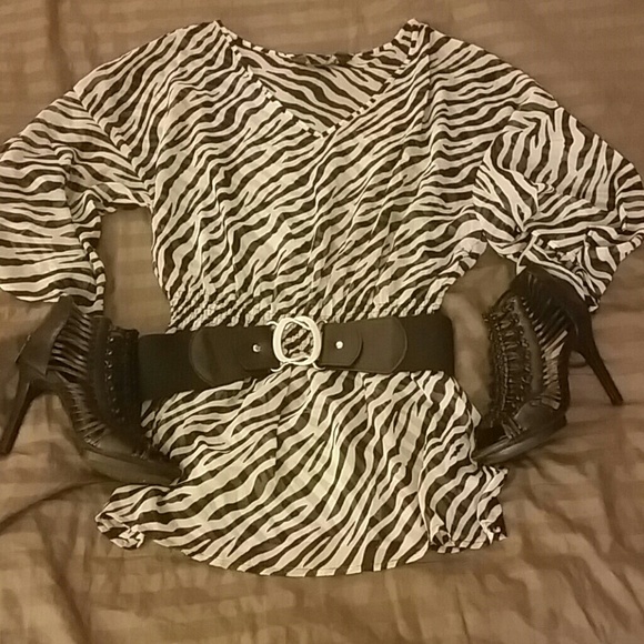 Zebra print sheer top w elastic waist
