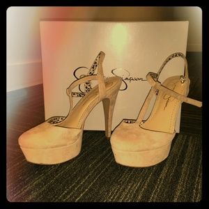For @chefsofia1 Nude T-strap Platform HeelsJS-Byra