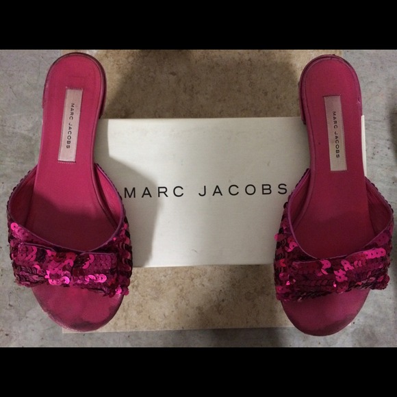 Marc Jacobs shocking pink flats. Perfect party!