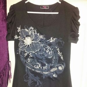 Floral scarf hem tee