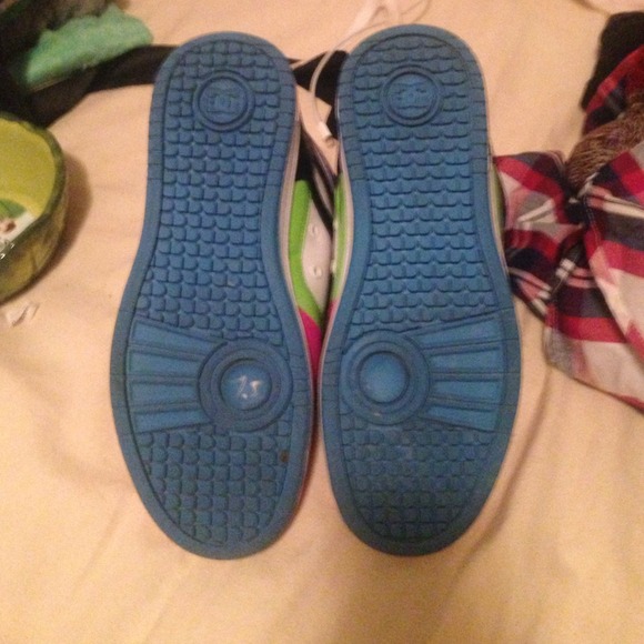 Shoes - Picture 2 of 4