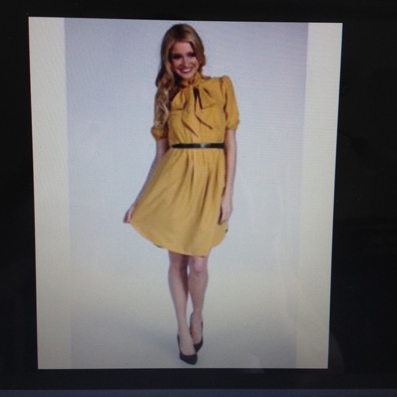 Jessica Simpson dress Size 4 NWOT