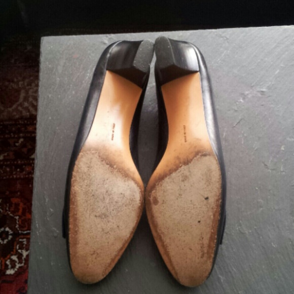 Salvatore Ferragamo navy bow shoes - Picture 4 of 4