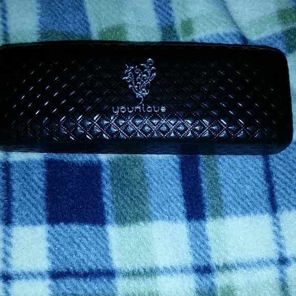 Younique mascara