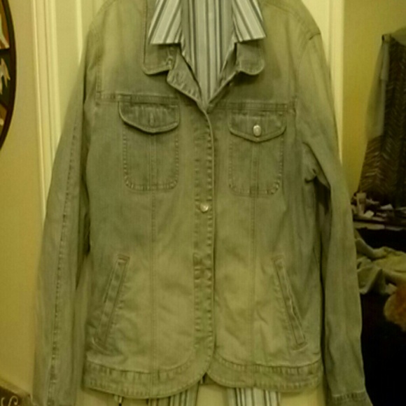 Really nice Gap denim jacket