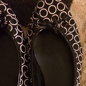 Jessica Simpson brown and white flats