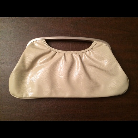 Nude Clutch