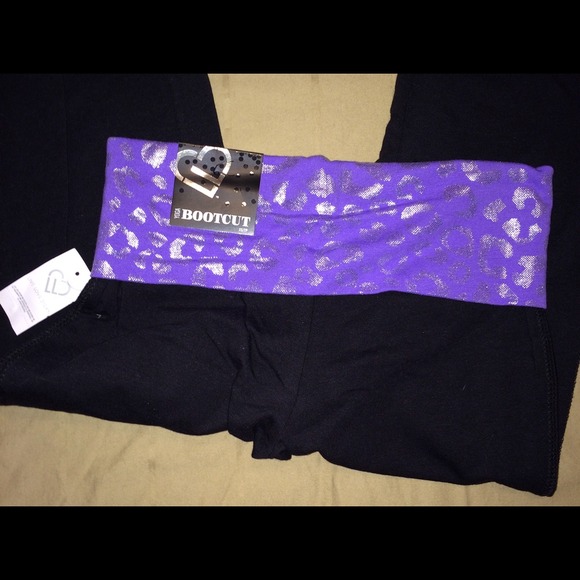 Black yoga pants