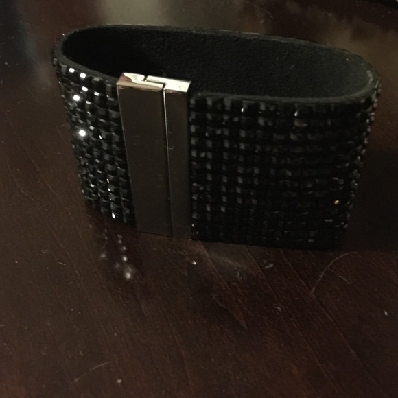 Black stoned bracelet