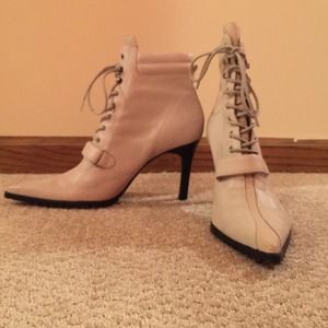 Nine West lace up bootie