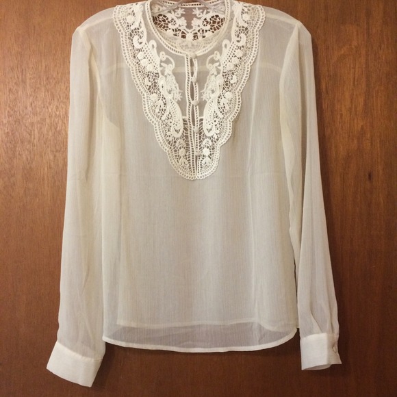 Bundle - Flowy lace blouse and black Zara Tunic!