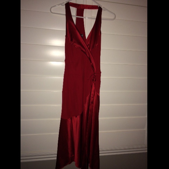 BEBE O Red satin dress💖