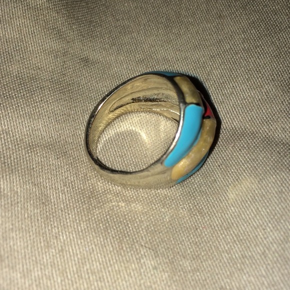 Vintage silver ring with multi color design - Picture 2 of 2