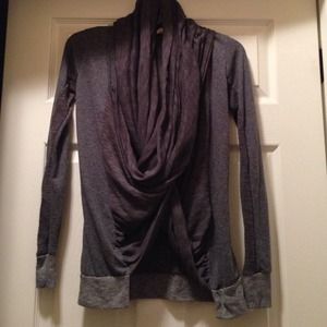 Draped attached-scarf shirt
