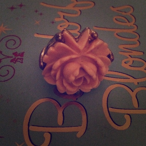 Pink rose ring 🌹