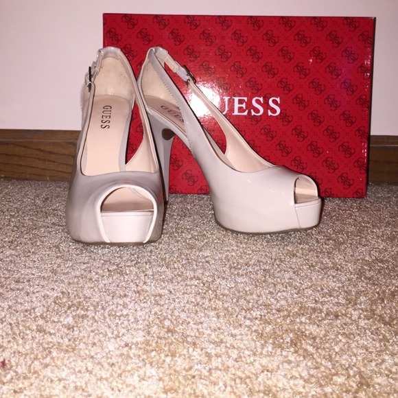 Guess classic hondo 3 peep toe pump