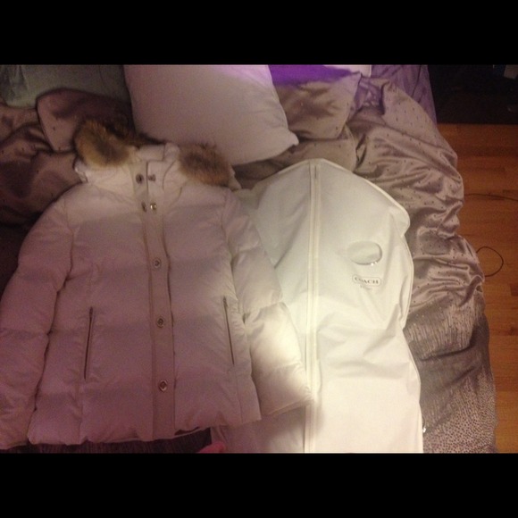 SOLD‼️Coach Bonnie CoyoteWinter Jacket - Picture 3 of 4