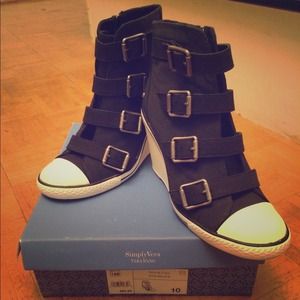 New Vera Wang Wedge Sneaker, HOT!✨