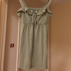Hollister olive green top in size medium