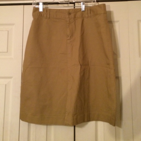 Womens GAP khaki skirt