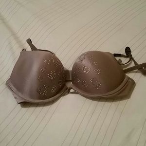 Victoria secret bombshell 32b bra adds 2 sizes NEW