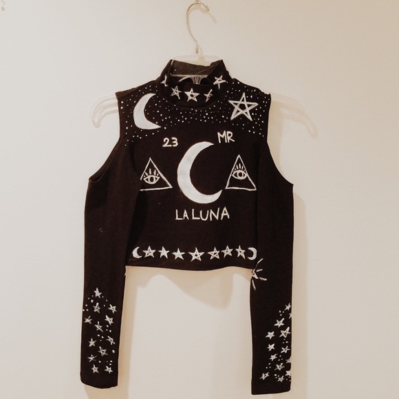 Hand painted moon🌙 & stars✨ cold shoulder top❤️