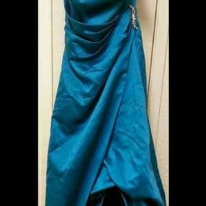 Brides maids dresses with shauls tags still attach