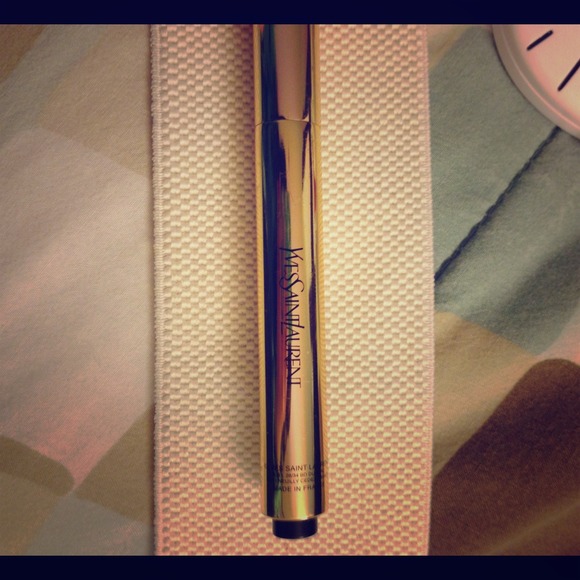 YSL Touche Eclat Highlighter in Shade 3