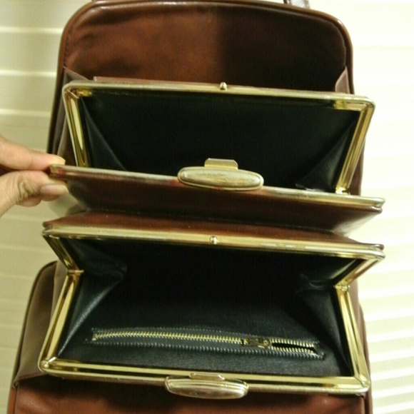 Hangbag - Picture 2 of 3