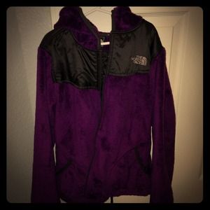 Girls northface jacket.  Purple in color