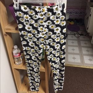 Daisy print leggings