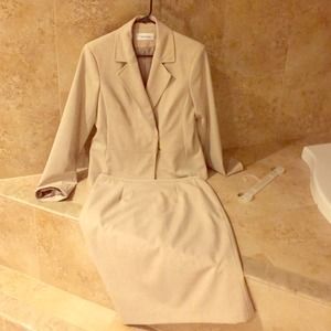 Beautiful Calvin klein Skirt Suit size 10