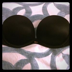 Black Victoria secret very sexy strapless bra
