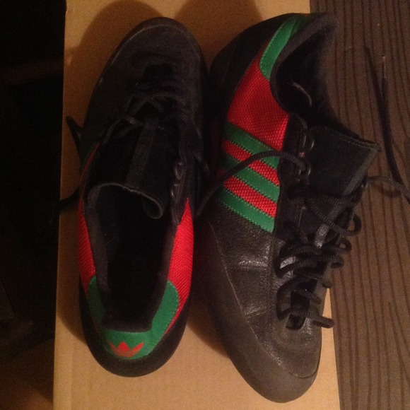 Adidas Classic Sneakers, NVR worn, Size 10.5 Men's