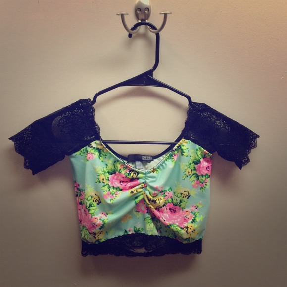 NWOT Stretch Crop Top✨
