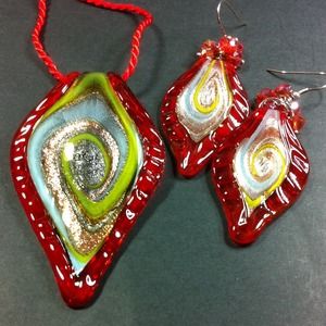 GF57Red blown glass pendant and earring on silk
