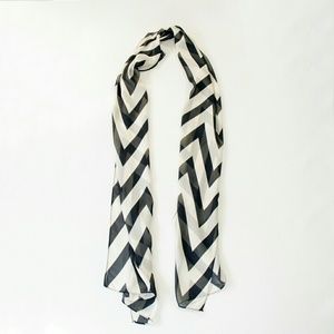 Chevron black and white scarf. Zig zag
