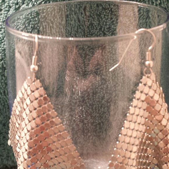 Silver mesh statement earrings - Picture 3 of 4