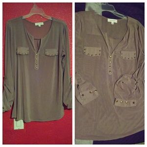 SOLD!!!! ☺👌👏😁 Kaki Stud Top