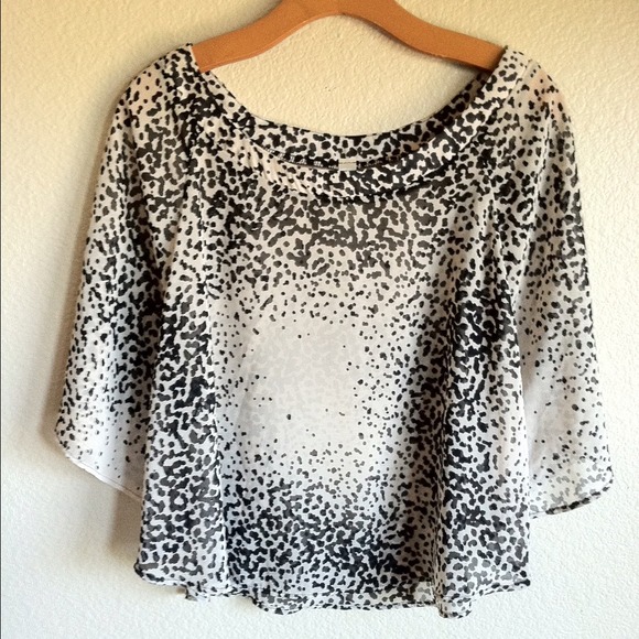 Tops - Black and white top
