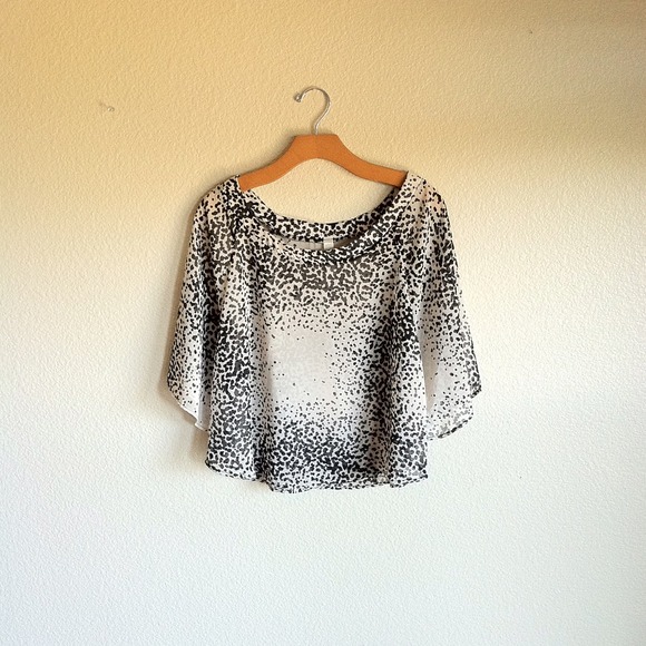 Black and white top - Picture 2 of 2